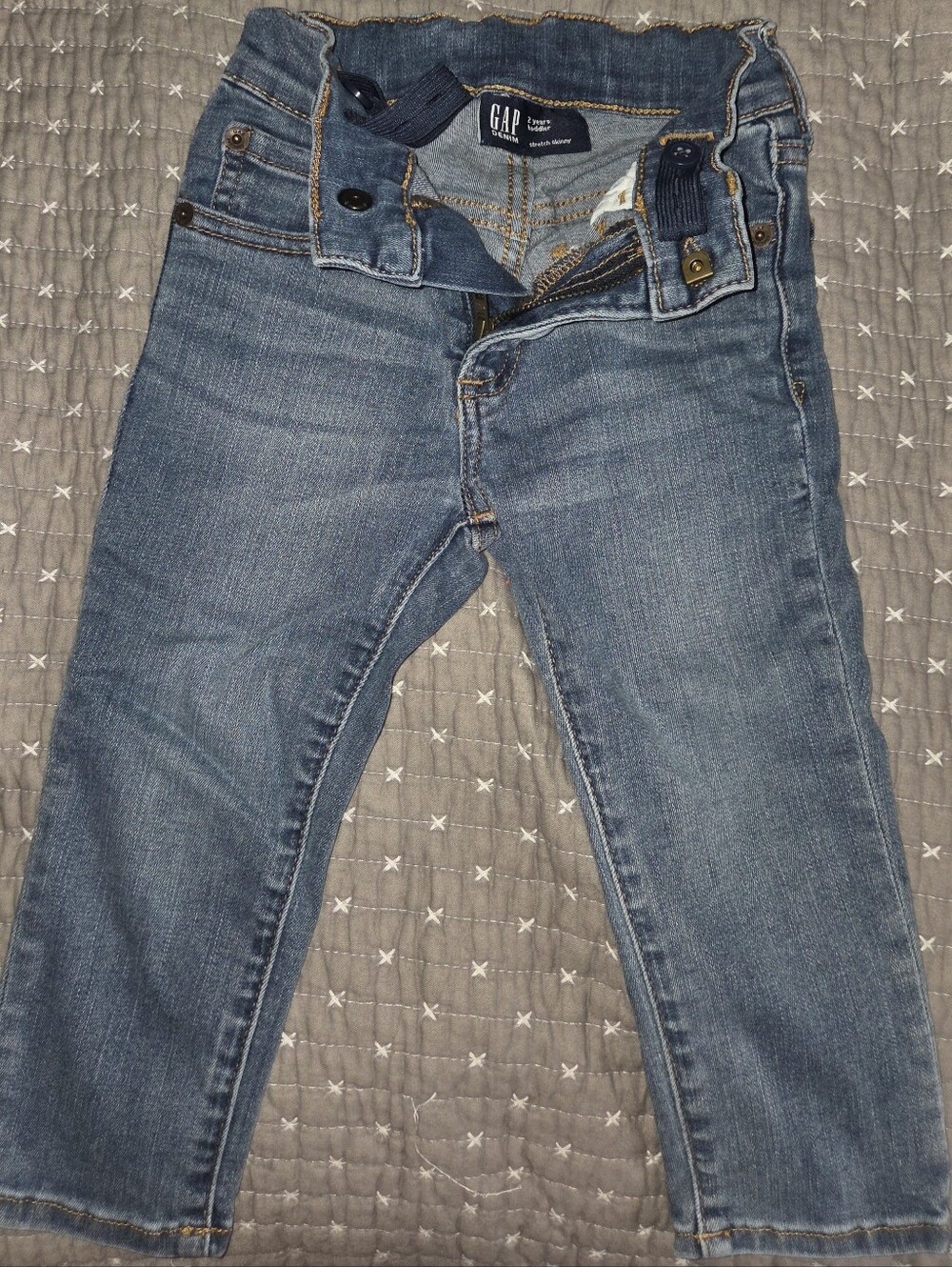 GAP Kids Skinny Jeans in Faded Blue Wash